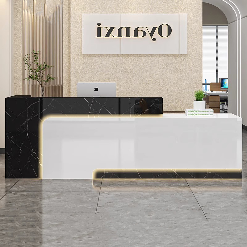 b11-Display Hotel-Empfangsthek – Beauty & Makeup Katia Di Paola Bewertung und Preis